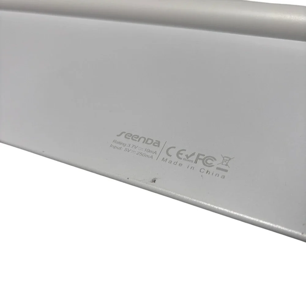 Seenda Wireless Bluetooth Keyboard No Cords White Silver‎
